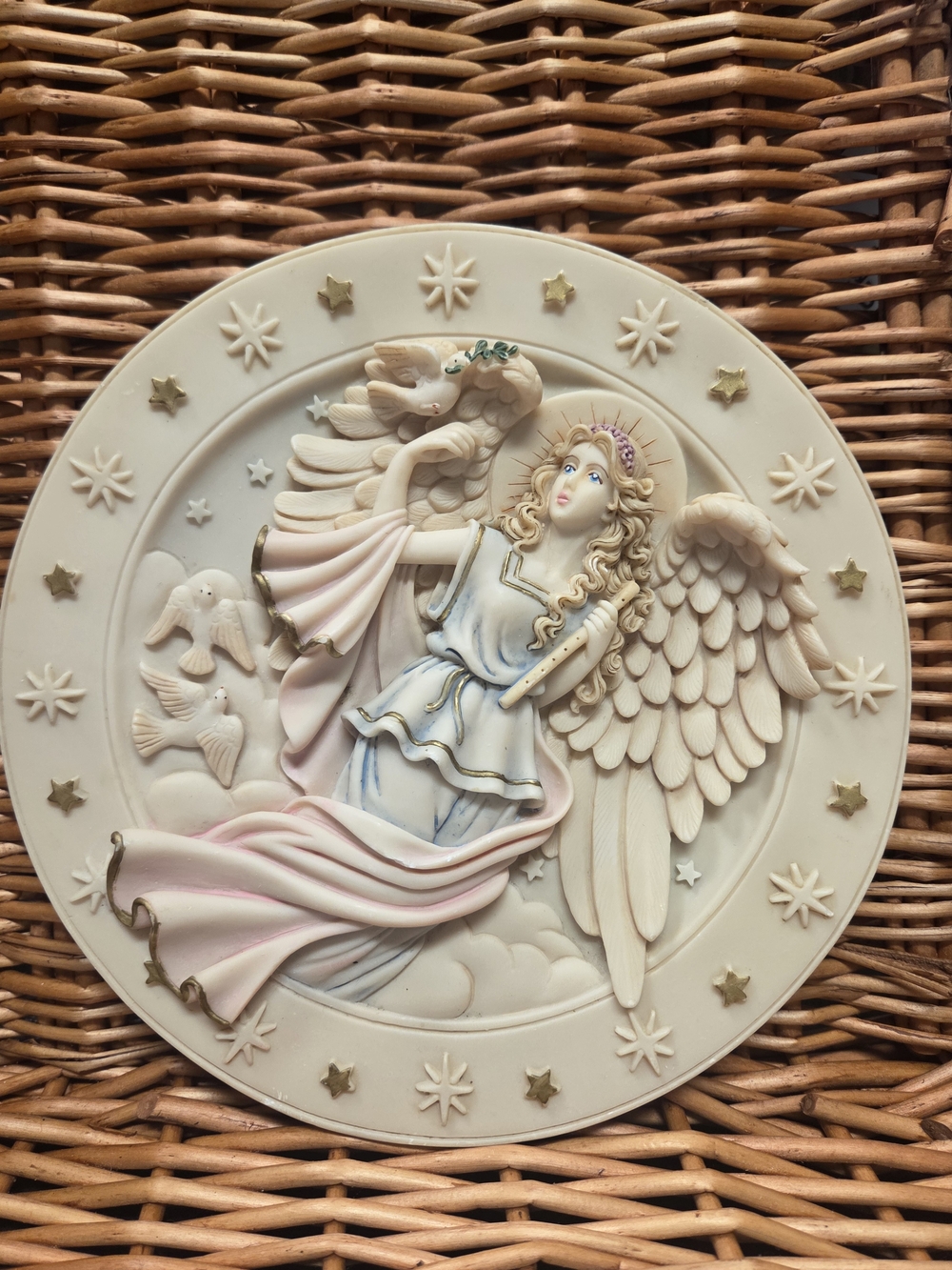 3D BAS RELIEF ANGEL COLLECTORS PLATE SERAPHIM CLASSICS BY ROMAN INC.
